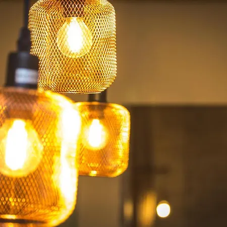 Irida Cozy House Center