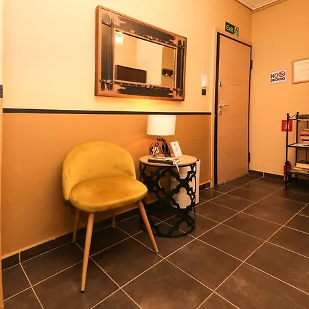 Irida Cozy House Center