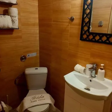 Irida Cozy House στο κέντρο της πόλης アパート