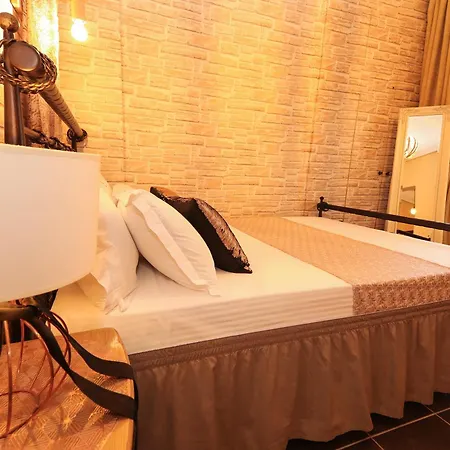 Irida Cozy House Center