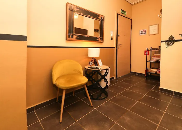 Irida Cozy House Center