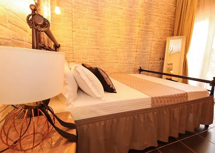 Irida Cozy House Center